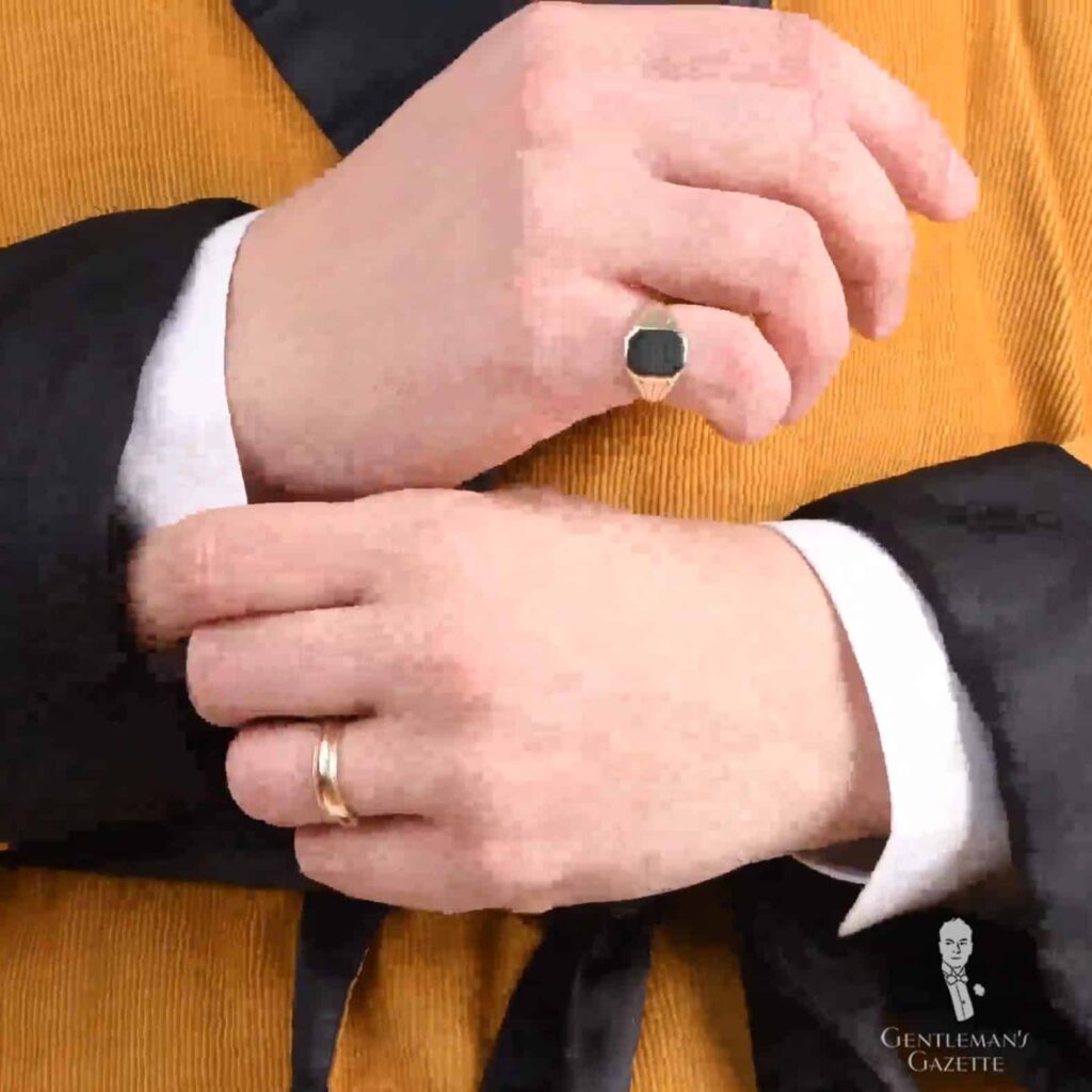The History and Evolution of Men’s Pinky Rings: From Tradition to Trend